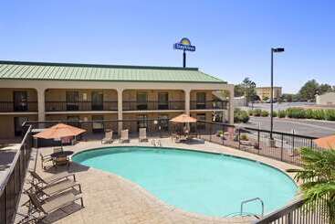 هتل Days Inn By Wyndham Las Cruces