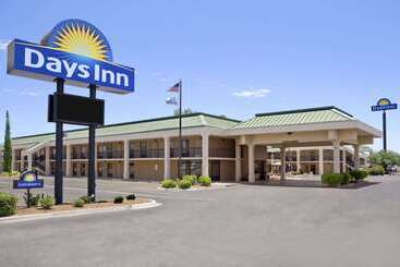 هتل Days Inn By Wyndham Las Cruces
