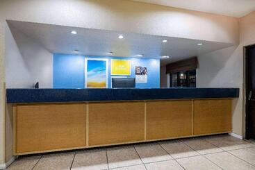 هتل Days Inn By Wyndham Roswell