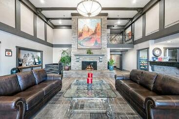 هتل Desert Garden Inn, A Trademark Collection  By Wyndham