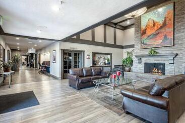 هتل Desert Garden Inn, A Trademark Collection  By Wyndham