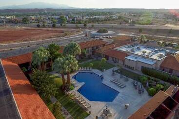 هتل Desert Garden Inn, A Trademark Collection  By Wyndham