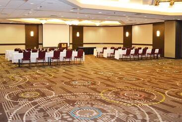 هتل Doubletree By Hilton Houston Hobby Airport