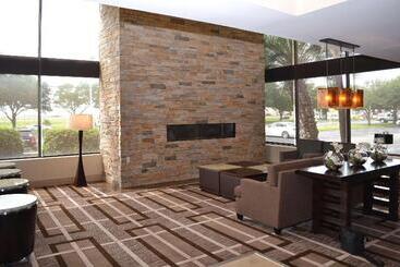 هتل Doubletree By Hilton Houston Hobby Airport