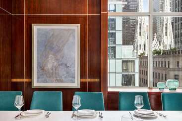 هتل Doubletree By Hilton New York Midtown Fifth Ave