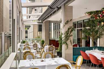 هتل Doubletree By Hilton New York Midtown Fifth Ave