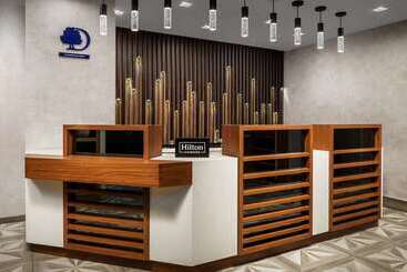 هتل Doubletree By Hilton New York Midtown Fifth Ave