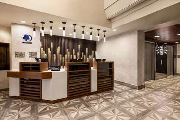 هتل Doubletree By Hilton New York Midtown Fifth Ave