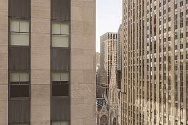 هتل Doubletree By Hilton New York Midtown Fifth Ave