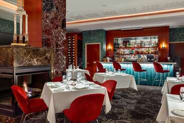 هتل Doubletree By Hilton New York Midtown Fifth Ave