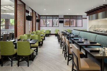 هتل Doubletree Suites By Hilton Charlotte Southpark