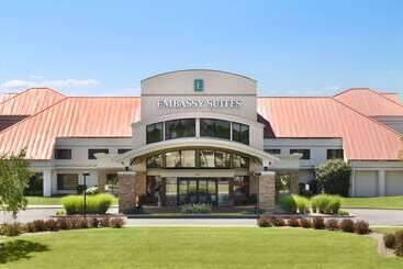 هتل Embassy Suites By Hilton Detroit Metro Airport