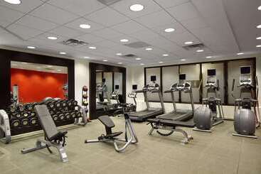هتل Embassy Suites By Hilton Detroit Metro Airport