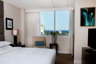 هتل Galleryone Doubletree Hilton Gc Turtle Cove