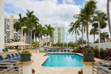 هتل Galleryone Doubletree Hilton Gc Turtle Cove