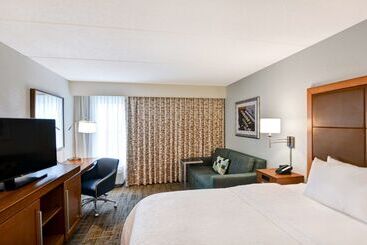 هتل Hampton Inn Albanywolf Road