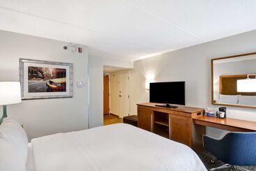 هتل Hampton Inn Albanywolf Road