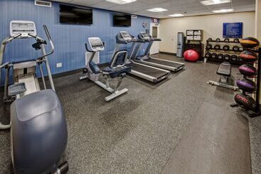 هتل Hampton Inn Charlottesville