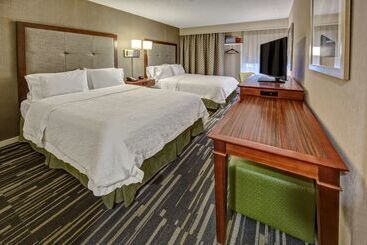 هتل Hampton Inn Charlottesville