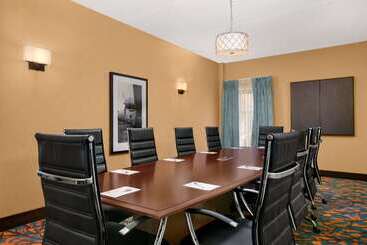 هتل Hampton Inn By Hilton Chicago Midway Airport