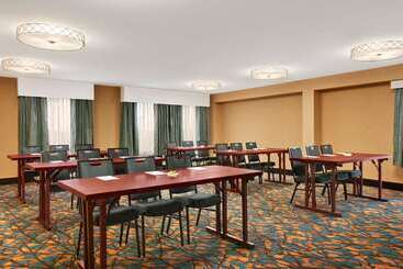 هتل Hampton Inn By Hilton Chicago Midway Airport