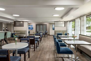 هتل Hampton Inn Chicagoo Hare International Airport