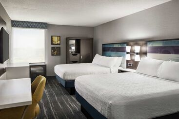 هتل Hampton Inn Chicagoo Hare International Airport