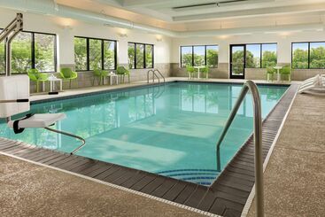 هتل Hampton Inn Chicagoo Hare International Airport