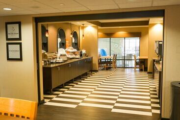 בית מלון כפרי Spark By Hilton Green Bay
