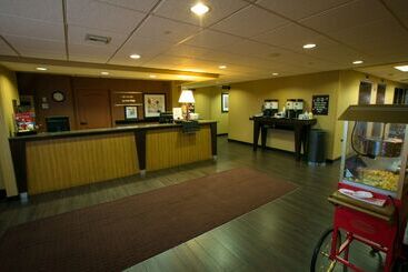 בית מלון כפרי Spark By Hilton Green Bay