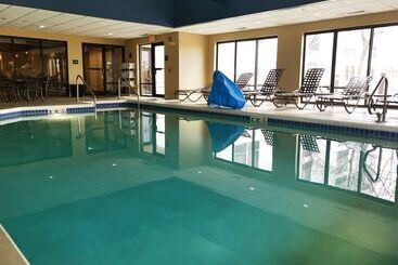 בית מלון כפרי Spark By Hilton Green Bay
