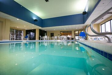 בית מלון כפרי Spark By Hilton Green Bay