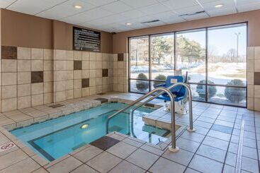 هتل Hampton Inn Madison East Towne Mall Area