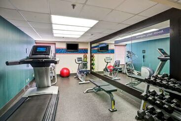 هتل Hampton Inn Milford