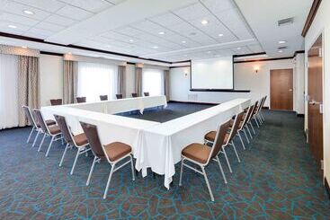 هتل Hampton Inn & Suites Dallasarlingtonsouth