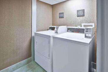 هتل Hampton Inn Toledo South/maumee