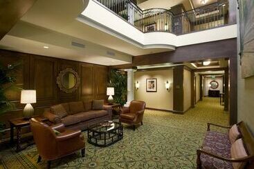 هتل Harbor View Inn