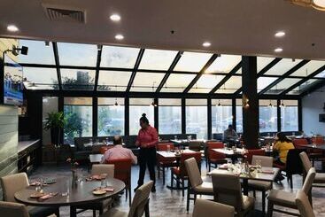 هتل Hilton Chicago/oak Lawn