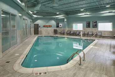هتل Hilton Cincinnati Airport