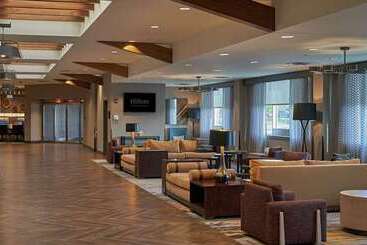 هتل Hilton Cincinnati Airport