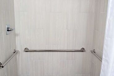 هتل Hilton Greenville