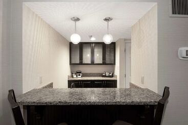 هتل Hilton Greenville