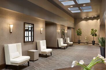 هتل Hilton Greenville