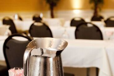 هتل Hilton Greenville