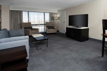 هتل Hilton Greenville