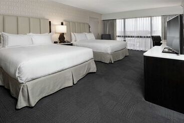 هتل Hilton Greenville