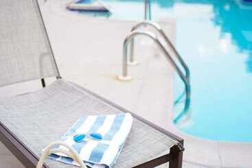 هتل Hilton Greenville