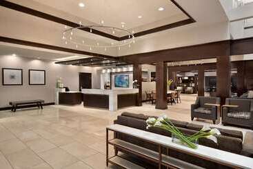 هتل Hilton Greenville