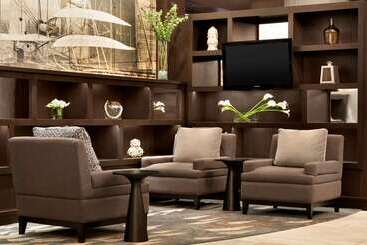 هتل Hilton Greenville