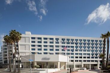 Hilton Santa Monica Hotel & Suites